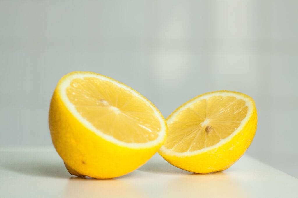 lemon and cleaning